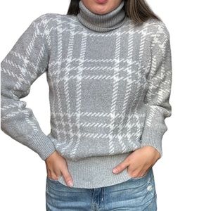 Olive&OAK Gray and white plaid turtleneck women's sweaters Size Medium